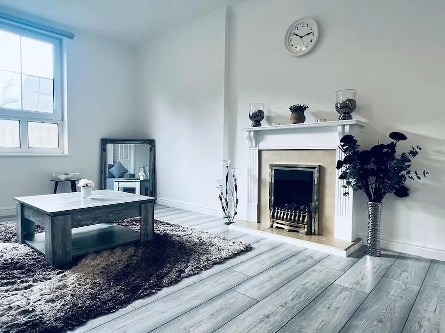 Superb 2 Bedroom Apartment With Free Parking Edinburgh