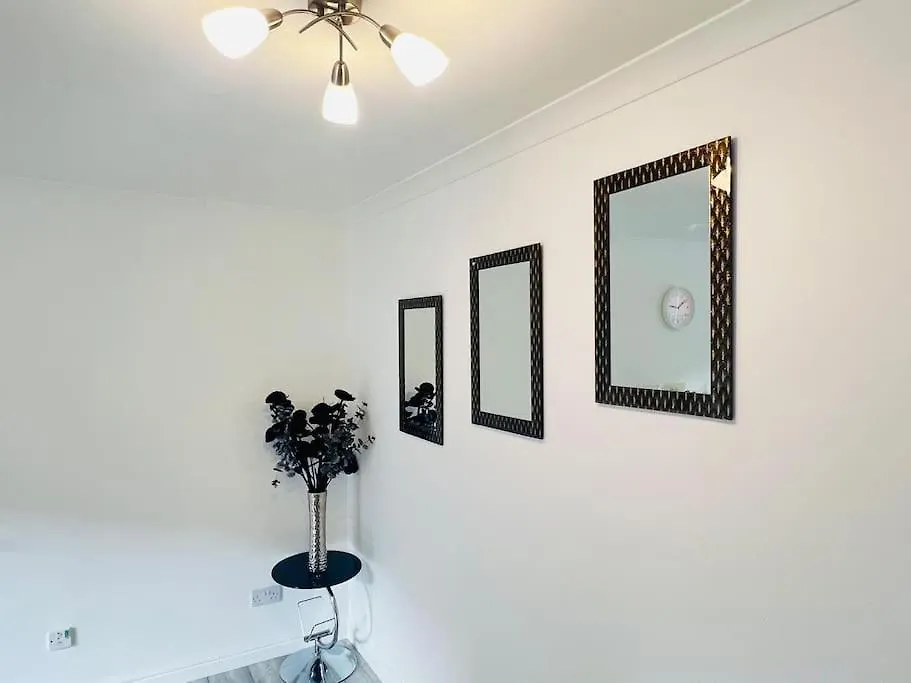 Superb 2 Bedroom Apartment With Free Parking Edinburgh